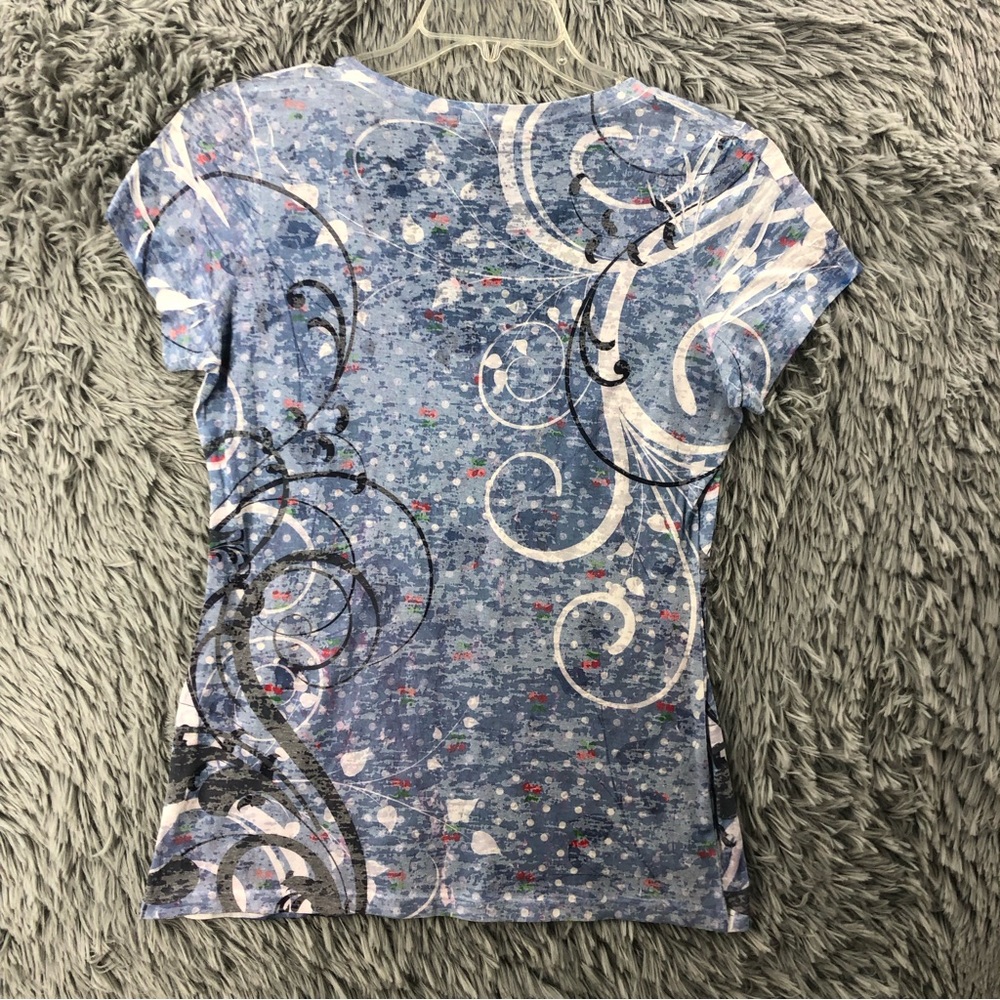 Maurices Shirt Womens Large Vneck Embellished Blue Scroll Design Top - Picture 8 of 11
